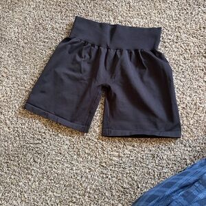 NVGTN Women's Classic Black Bike Shorts